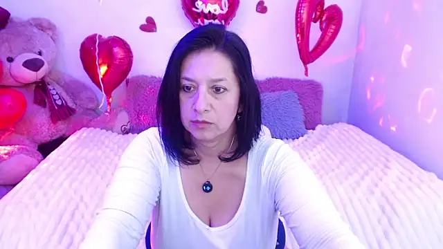 camilalatti online show from February 11, 12:47 am