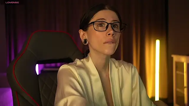 Your Nicolett online show from December 17, 12:27 am