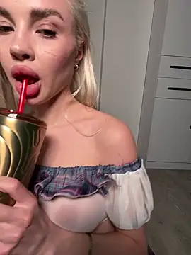 Bad Hot Teacher online show from April 7, 9:06 pm