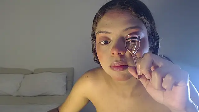 ValienteGirl  online show from February 2, 2:43 am