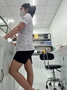 HinaLovely online show from March 19, 9:35 am