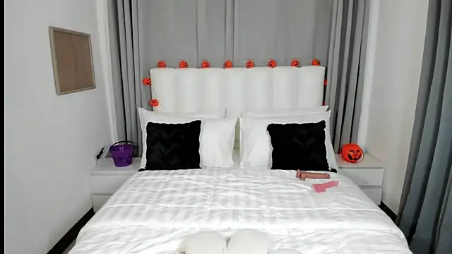 LustfulMonica online show from October 18, 12:36 am