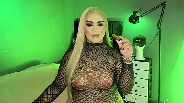VictoriaEliz online show from May 12, 4:13 pm