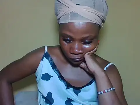 Sweetbaby004 online show from May 7, 7:28 pm