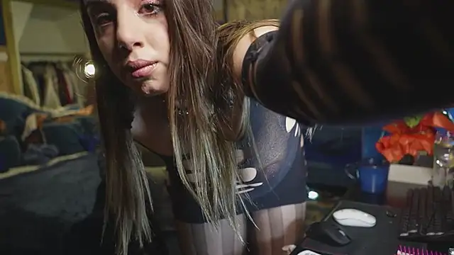 VanessaDoyle online show from April 10, 9:32 pm