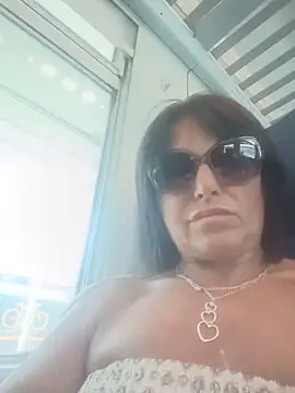 -Mia-   online show from June 18, 12:32 pm