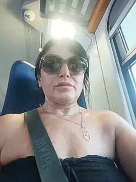 -Mia-   online show from July 20, 6:05 am