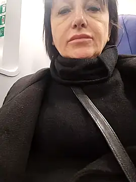 -Mia-   online show from December 21, 7:45 am