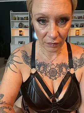 JaninaSecrets  online show from September 8, 8:08 pm