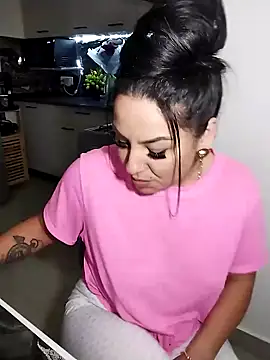 hot-babygirl online show from April 8, 6:54 pm