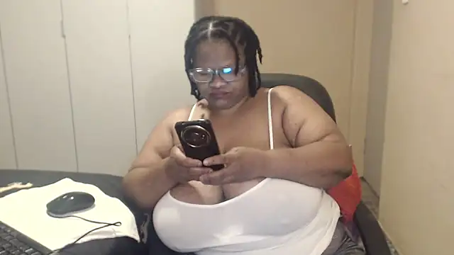 sweetnoziexx online show from October 22, 7:02 am