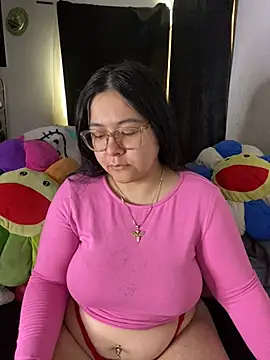 MsConejitaa online show from February 4, 6:00 pm