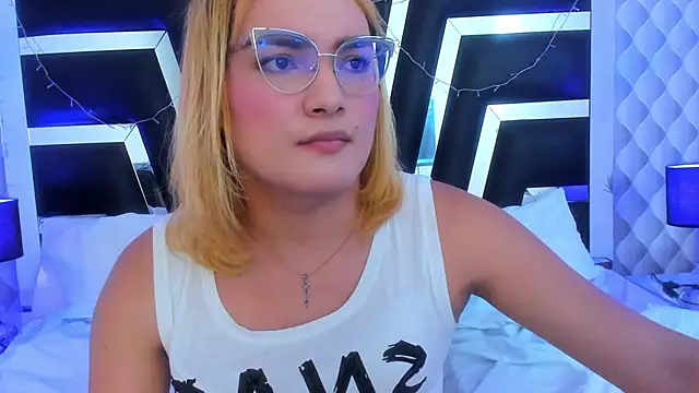 Snapshot of katya_kozlov chatting on September 17, 5:49 am katya kozlov online show from September 17, 5:49 am