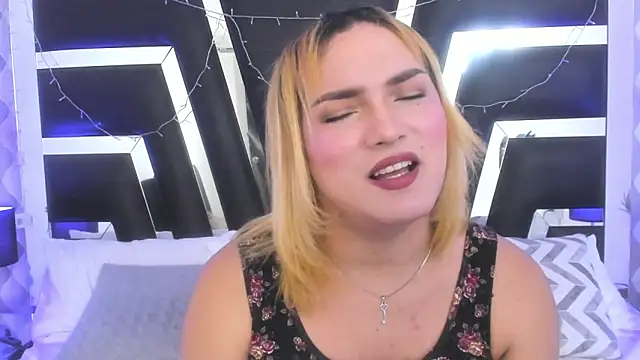 Snapshot of katya_kozlov chatting on September 21, 6:45 am katya kozlov online show from September 21, 6:45 am