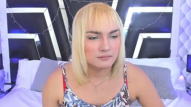 Snapshot of katya_kozlov chatting on October 4, 3:12 am katya kozlov online show from October 4, 3:12 am