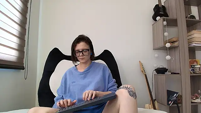 Arya starrk online show from February 2, 1:43 pm