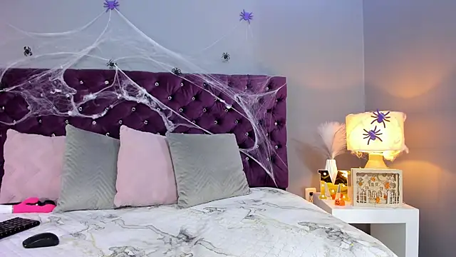 MauraGray online show from October 29, 8:44 pm