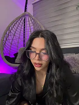 Samantha Bernardo online show from April 17, 4:14 am