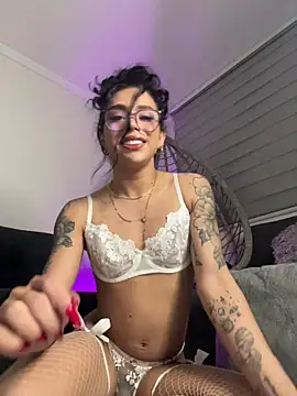 Samantha Bernardo online show from May 29, 4:43 am