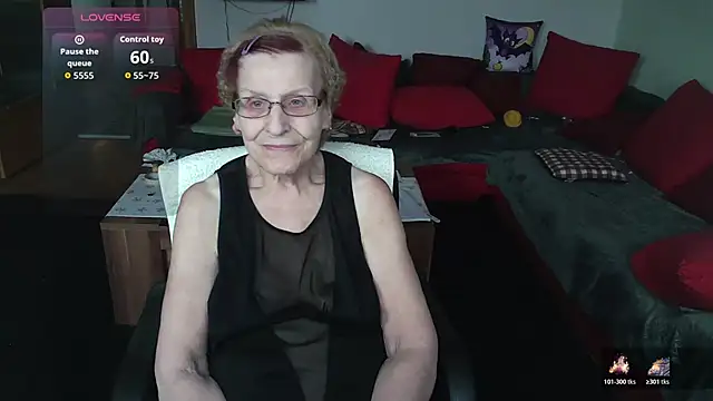 HeisseomaOriginal online show from November 10, 8:31 am