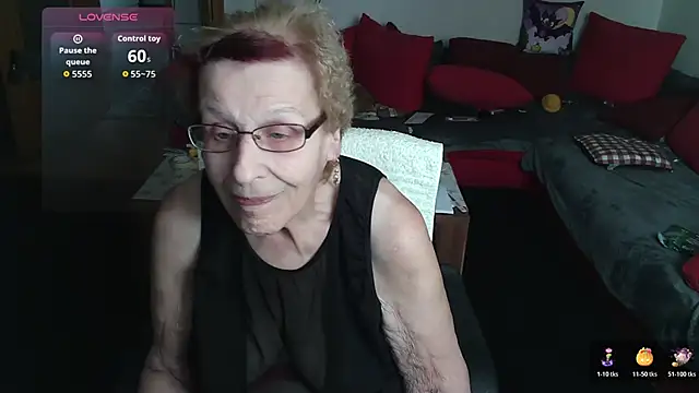 HeisseomaOriginal online show from November 2, 8:18 am