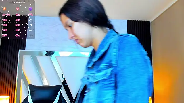 Linda4Petite online show from September 26, 6:05 pm