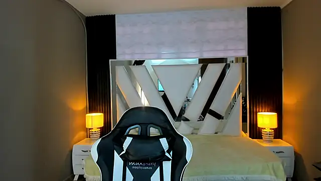 Linda4Petite online show from January 12, 6:46 pm