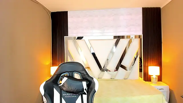 Linda4Petite online show from January 9, 6:23 pm