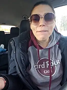 Ellie-L-Elizabeth online show from November 15, 2:51 pm