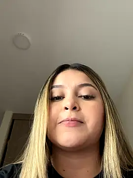 lunablossom  online show from October 8, 9:08 pm