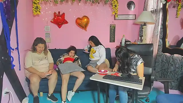 lesbiancuple online show from March 28, 1:54 pm