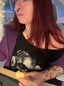 LunaMoongirl online show from December 19, 3:59 pm