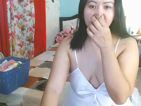 PearlOfAsia21 online show from February 18, 1:27 am