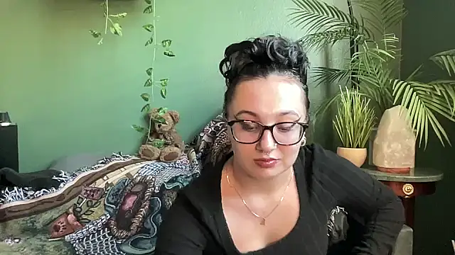 Snapshot of sweetandwet_daddy chatting on October 4, 3:27 pm sweetandwet daddy online show from October 4, 3:27 pm