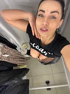 CrazzyChicks online show from March 26, 6:04 am