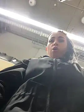 CrazzyChicks online show from October 25, 8:11 am