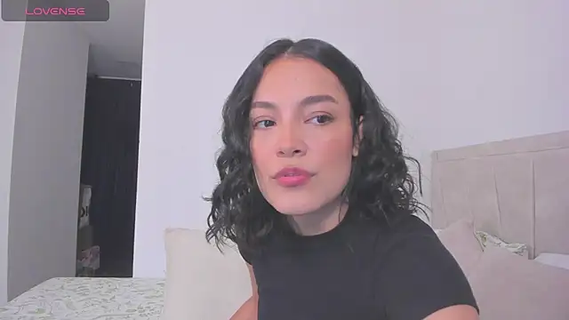 TIFFANYRUSSO online show from July 29, 5:51 am