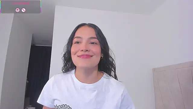 TIFFANYRUSSO online show from July 21, 6:03 am