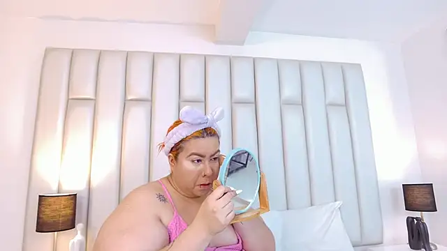 aandreaperez online show from November 26, 12:17 pm