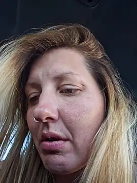 SheIsSomething online show from September 25, 12:10 am