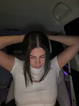 clairewntr online show from March 15, 9:28 pm