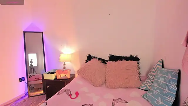 SophieRossi online show from November 5, 4:07 am