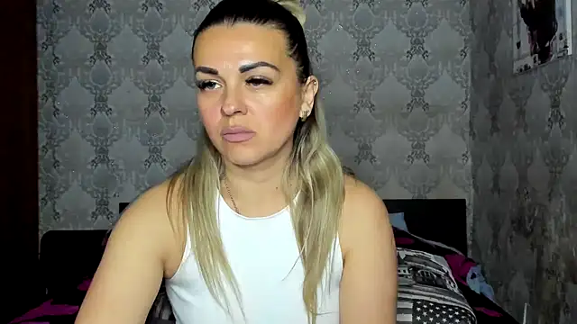 NicoletMoore online show from April 9, 7:08 pm