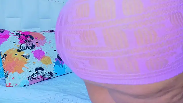 IrresistibleMilf online show from December 1, 1:25 pm