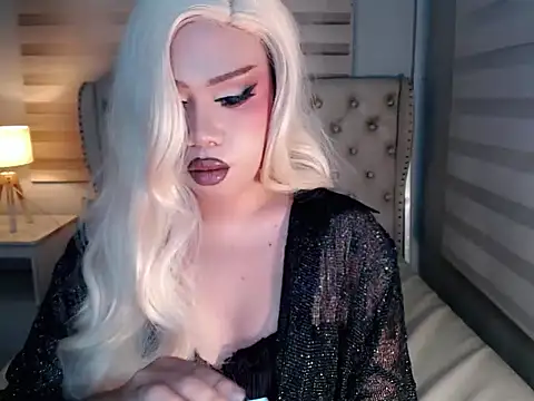 RebecaNextToYou online show from May 23, 12:25 pm