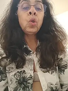 Susannemilf online show from December 19, 5:10 am