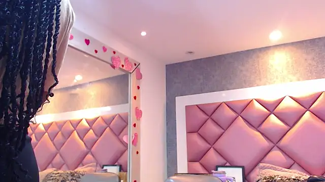 DanielaDuff online show from February 18, 8:19 pm