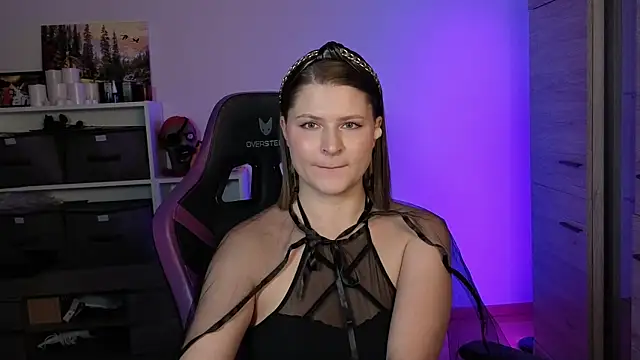 TinniAngel online show from October 26, 6:14 pm