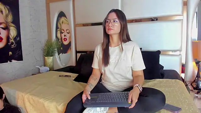 celestestars online show from November 19, 9:26 pm