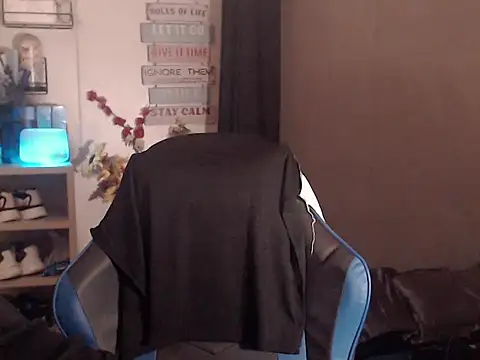 Manilagirl xx online show from March 20, 5:23 am